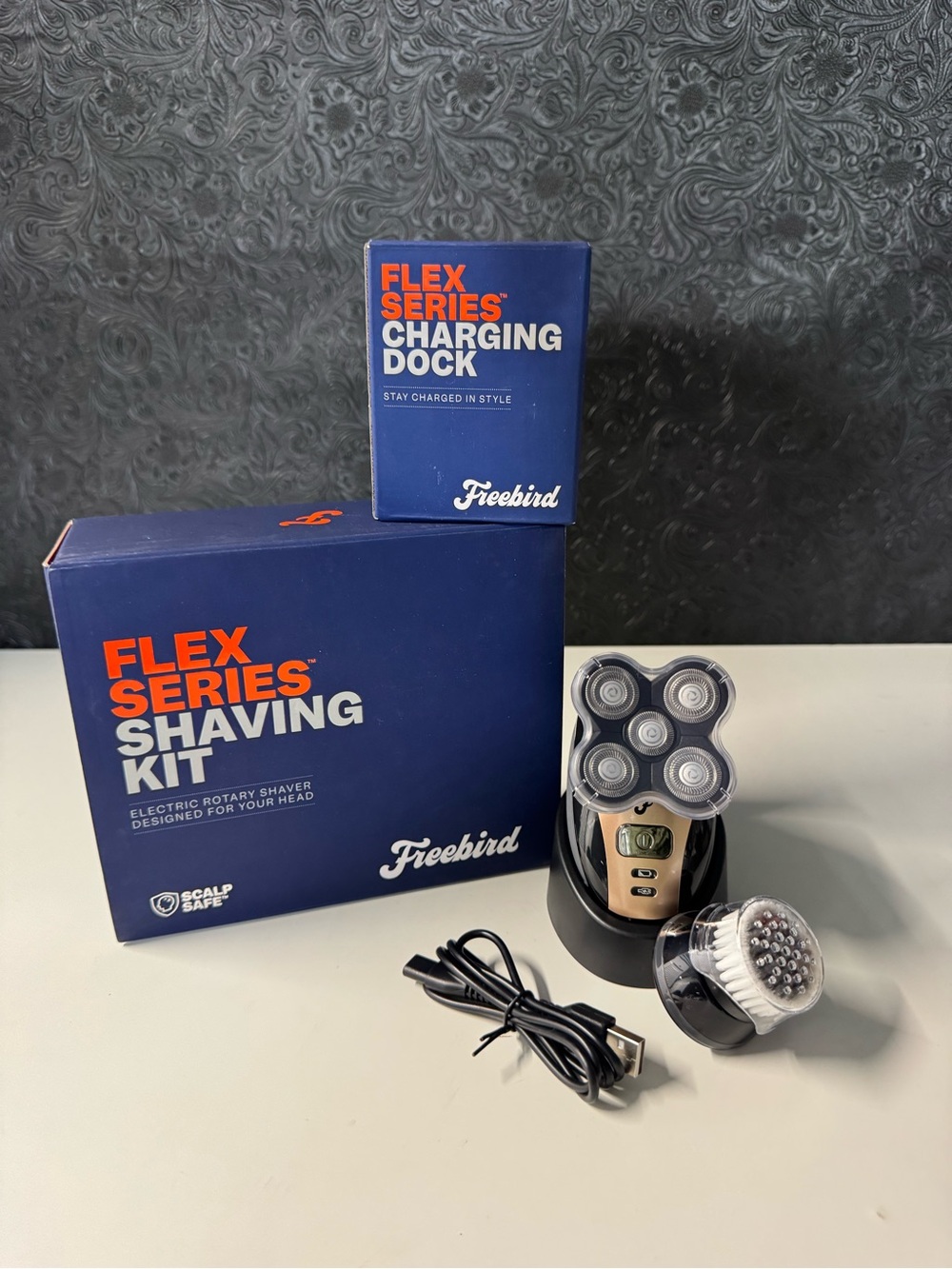 Freebird FlexSeries electric head and body shaver kit